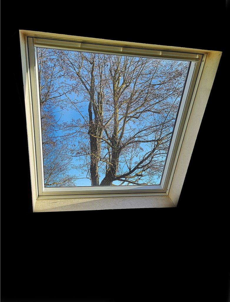 Intallation film adhésif anti UV pour velux afin de se préserver de la chaleur à Sélestat dans le Centre-Alsace