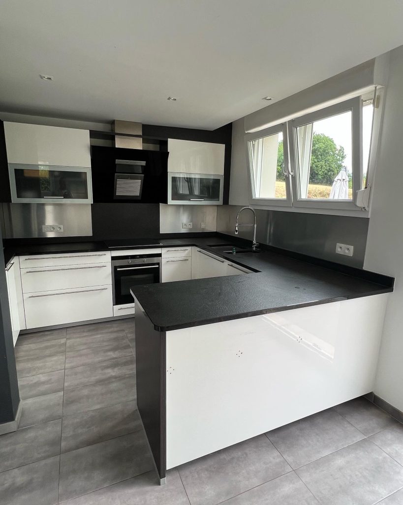 Rénovation d&rsquo;une cuisine en adhésif à Molsheim près d&rsquo;Obernai