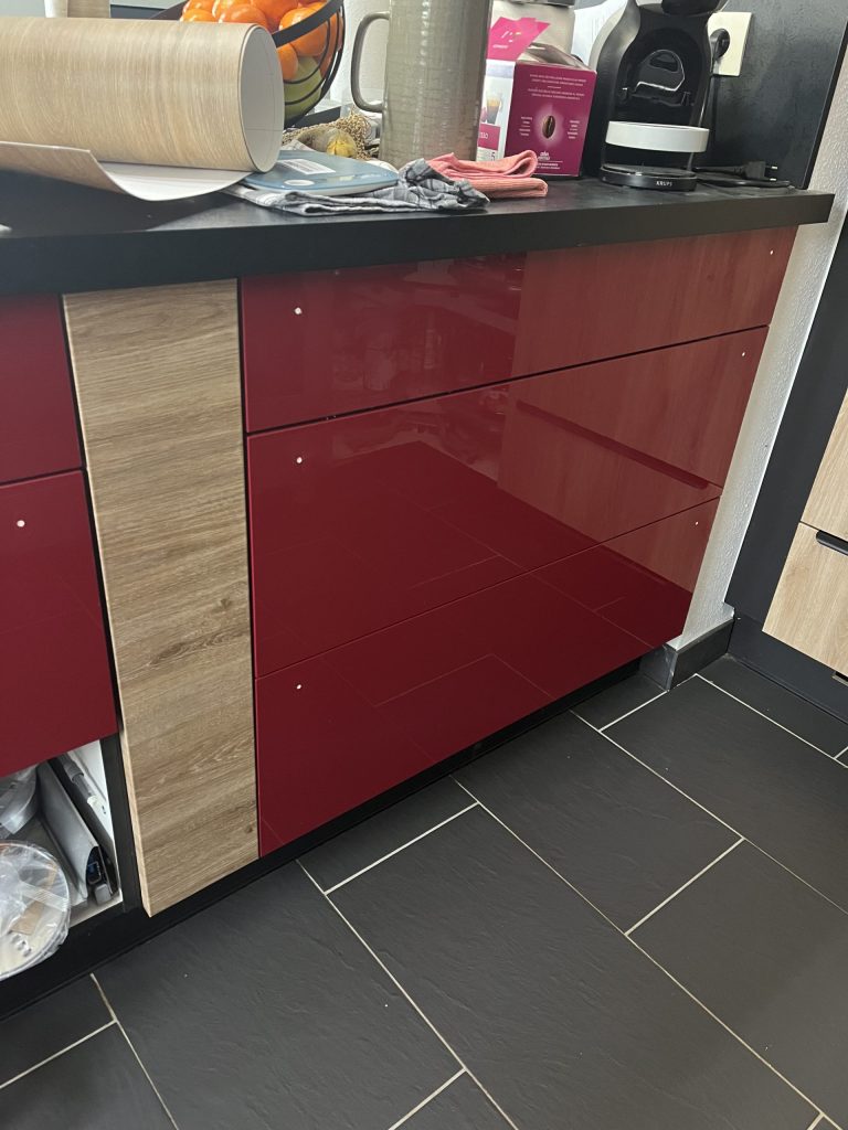 Rénovation de cuisine avec effet bois clair à Colmar proche de Mulhouse