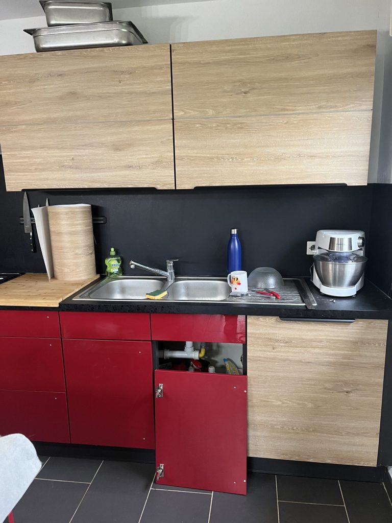 Rénovation de cuisine avec effet bois clair à Colmar proche de Mulhouse
