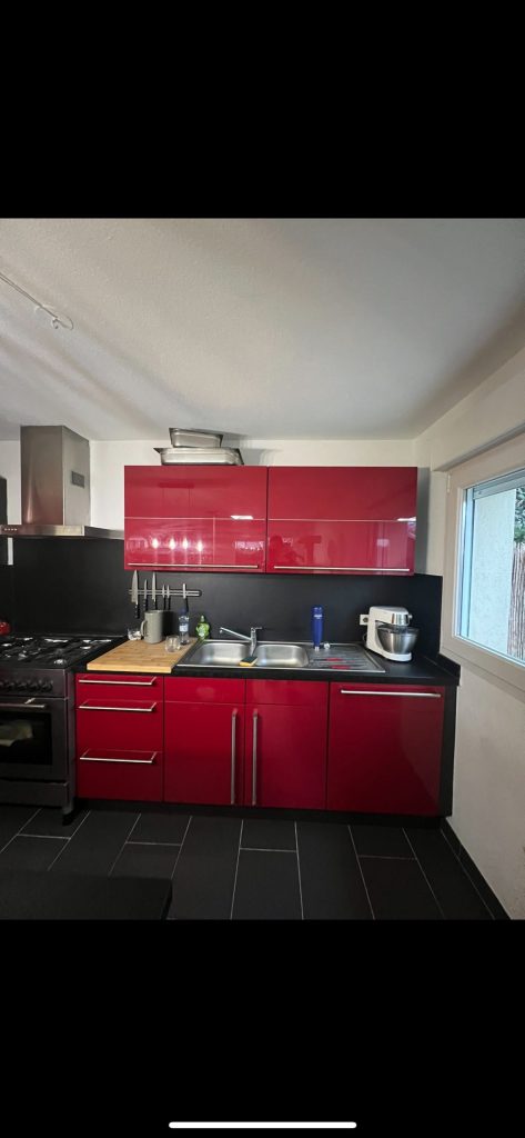 Rénovation de cuisine avec effet bois clair à Colmar proche de Mulhouse