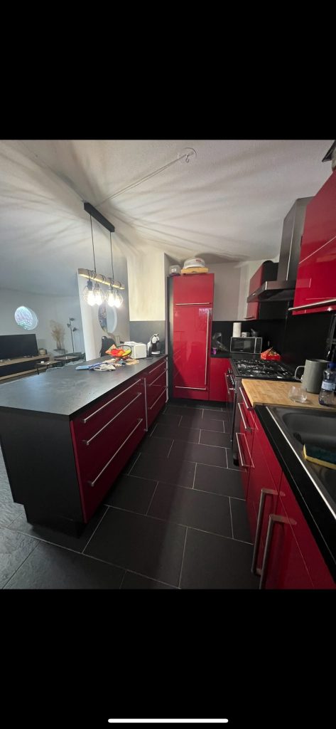 Rénovation de cuisine avec effet bois clair à Colmar proche de Mulhouse