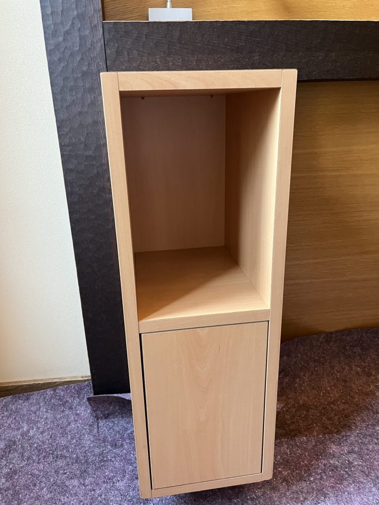 Rénovation table de nuit effet cuir pour Best Western plus monopole métropole Strasbourg