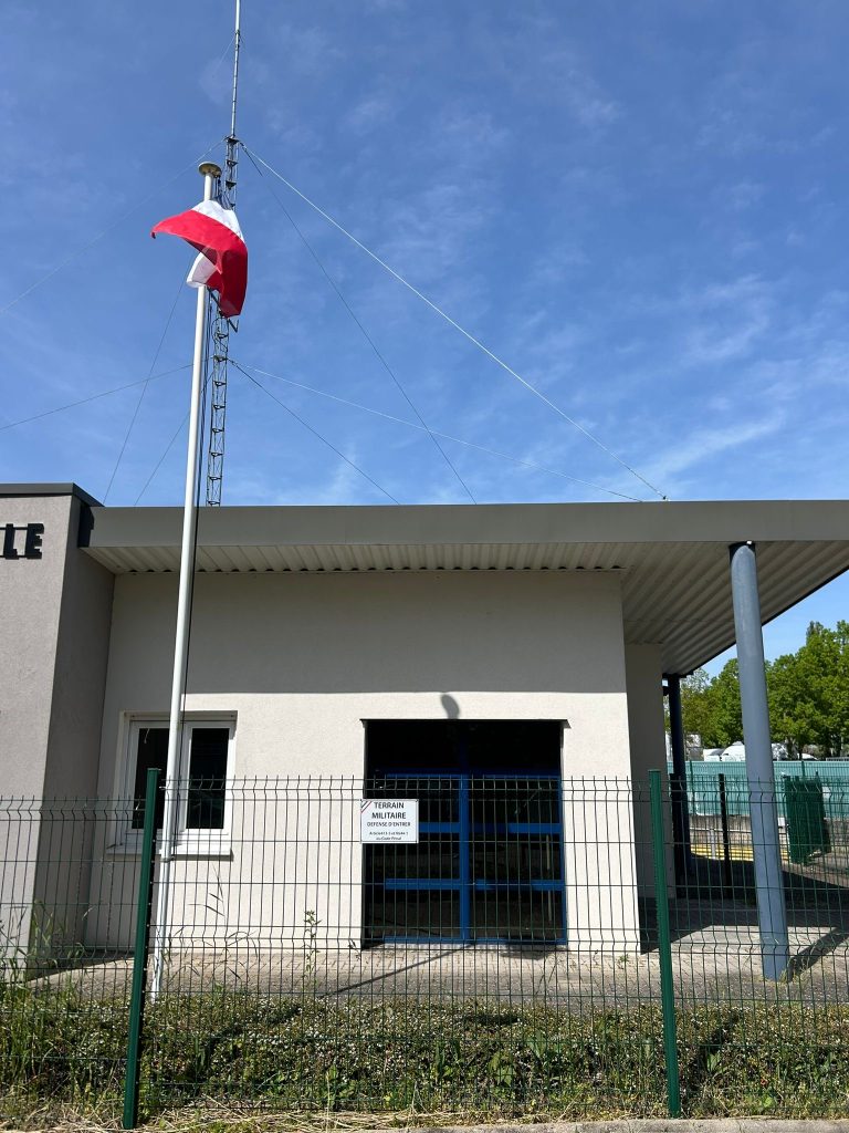 Vitrophanie anti UV, anti chaleur, légèrement fumé pour la gendarmerie de Wolfisheim