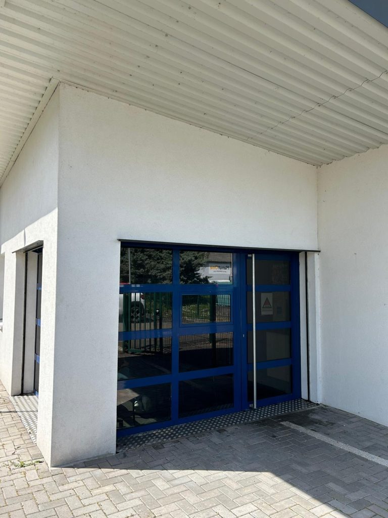 Vitrophanie anti UV, anti chaleur, légèrement fumé pour la gendarmerie de Wolfisheim